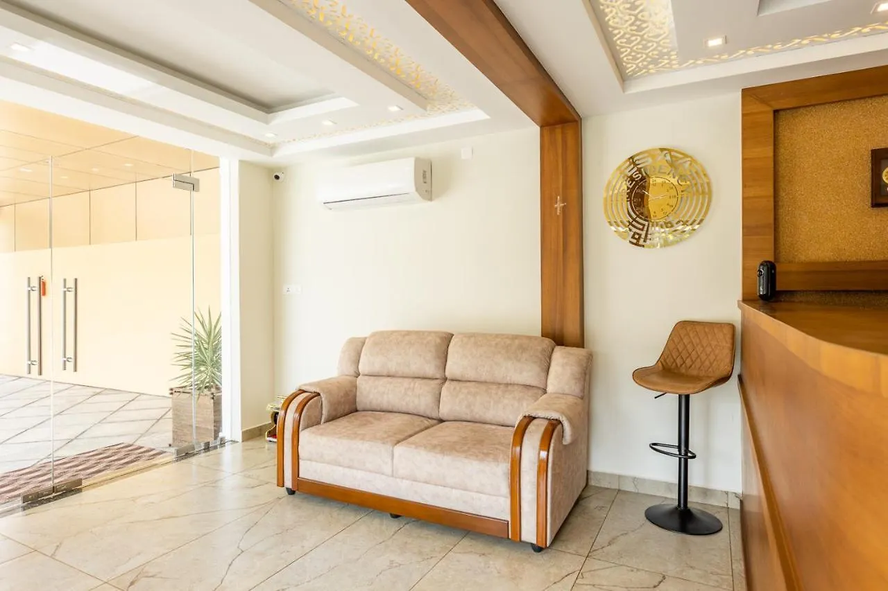 Esaa Airport Hotel Kochi 3*,