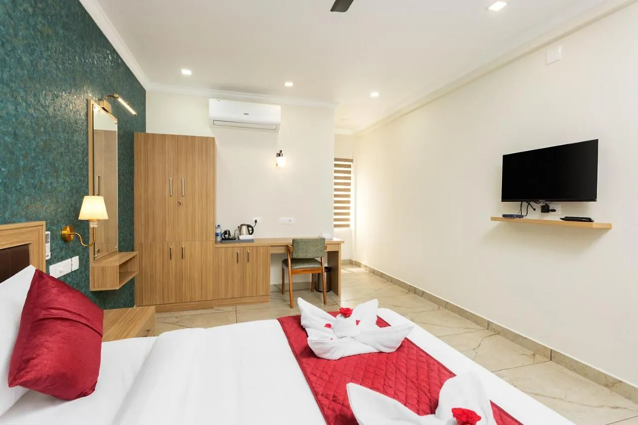 ***  Esaa Airport Hotel Kochi India