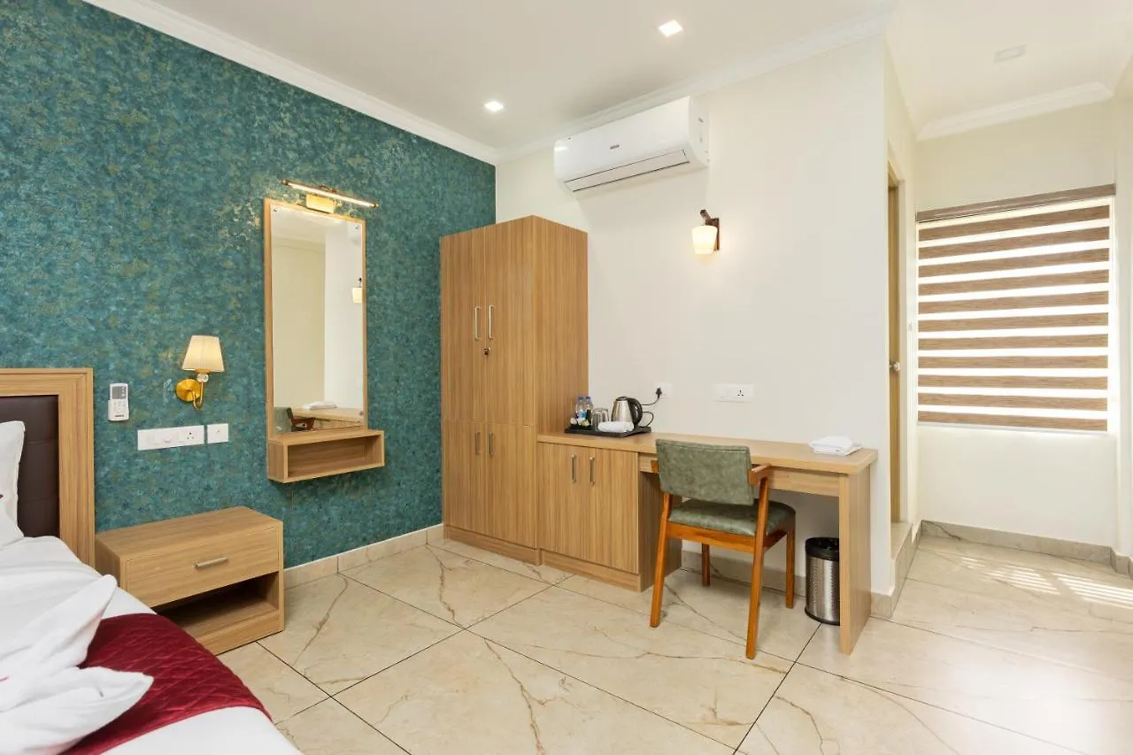 Esaa Airport Hotel Kochi 3*,